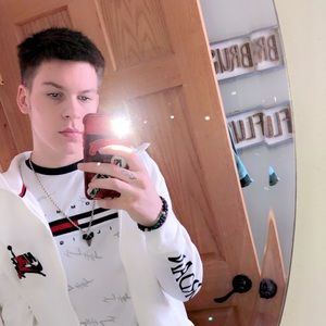 Meet your Posher, Gavin